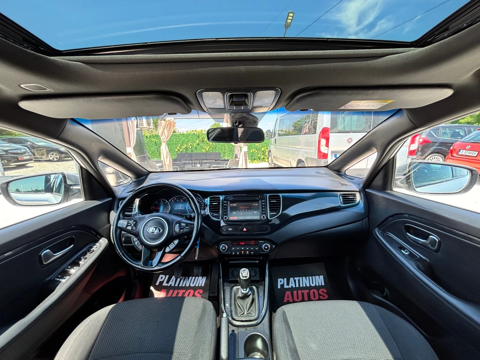 Kia Carens 1.7CRDI/7 МЕСТЕН/NAVI/PANO/, снимка 14 - Автомобили и джипове - 55219081