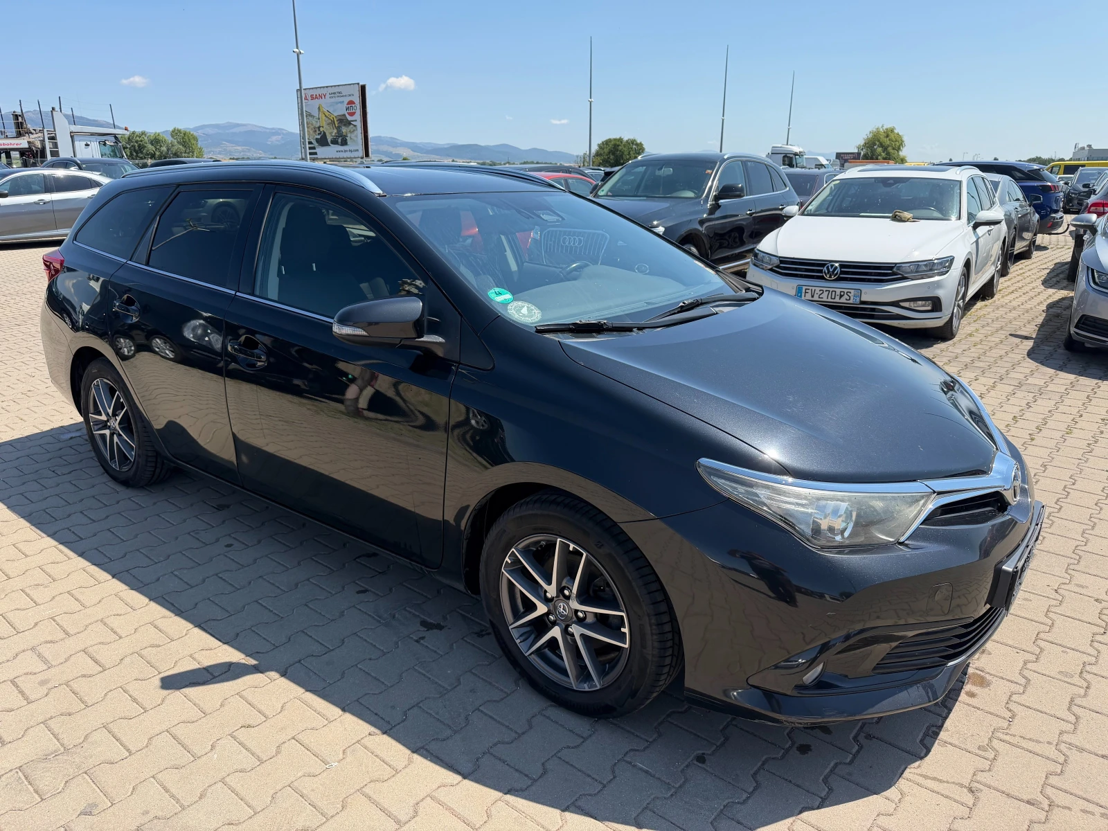 Toyota Auris 1.6D-4D NAVI/KAMERA EURO 6, снимка 4 - Автомобили и джипове - 55361536