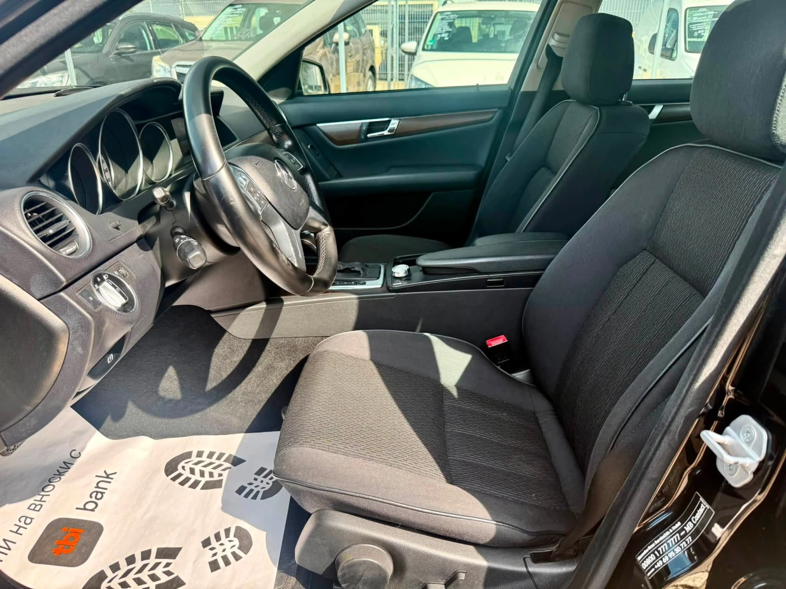 Mercedes-Benz C 180  АВТОМАТИК ОБСЛУЖЕН, снимка 9 - Автомобили и джипове - 55413315