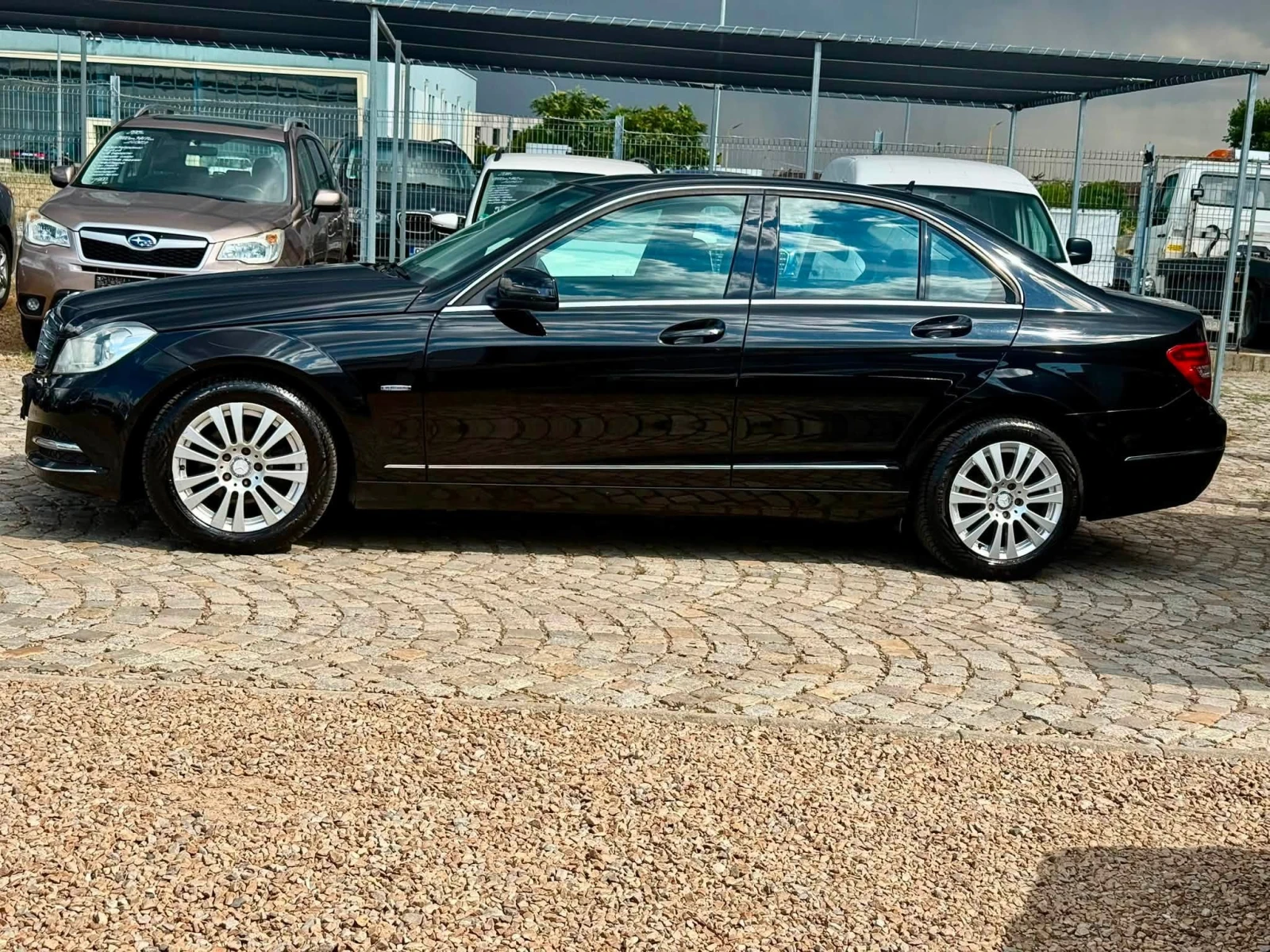 Mercedes-Benz C 180  АВТОМАТИК ОБСЛУЖЕН, снимка 2 - Автомобили и джипове - 55413315
