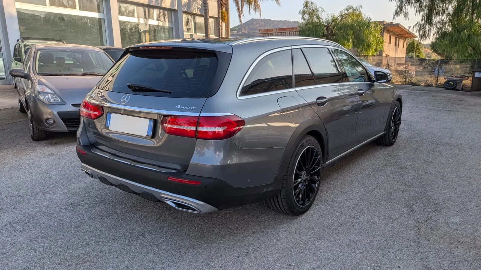 Mercedes-Benz E 220 d SW 4Matic Auto Premium Plus All-Terrain, снимка 7 - Автомобили и джипове - 55429970