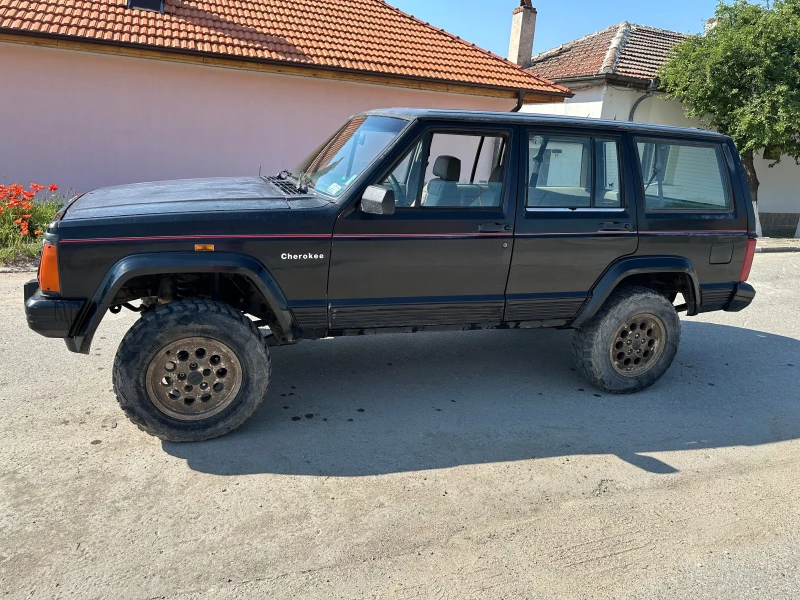 Jeep Cherokee, снимка 3 - Автомобили и джипове - 50558043