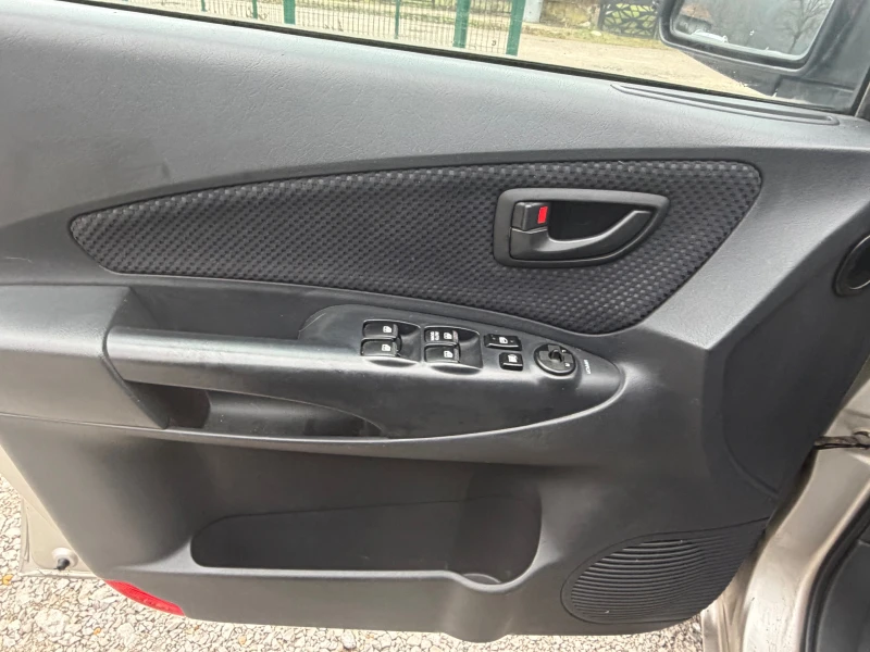 Hyundai Tucson 2.0i 4x4 123.000km !, снимка 12 - Автомобили и джипове - 53510841