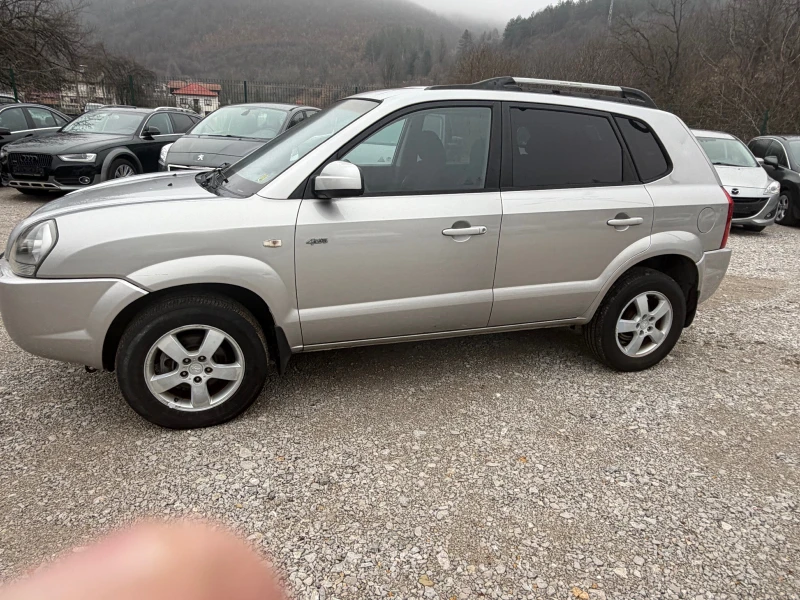 Hyundai Tucson 2.0i 4x4 123.000km !, снимка 5 - Автомобили и джипове - 53510841