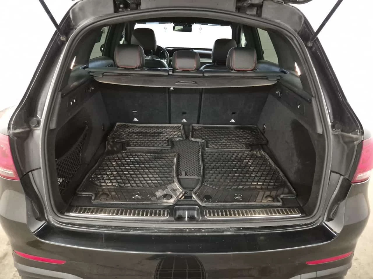 Mercedes-Benz GLC 43 AMG ПОДГРЕВИ * ПАНО * KEYLESS * CARFAX, снимка 14 - Автомобили и джипове - 54568976