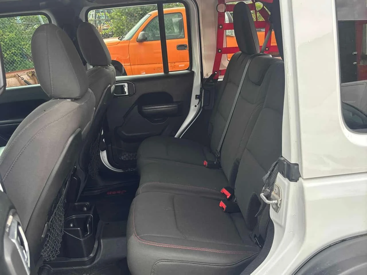 Jeep Wrangler  Rubicon | LED | PODGREVI | AVTOKREDIT , снимка 17 - Автомобили и джипове - 54971296