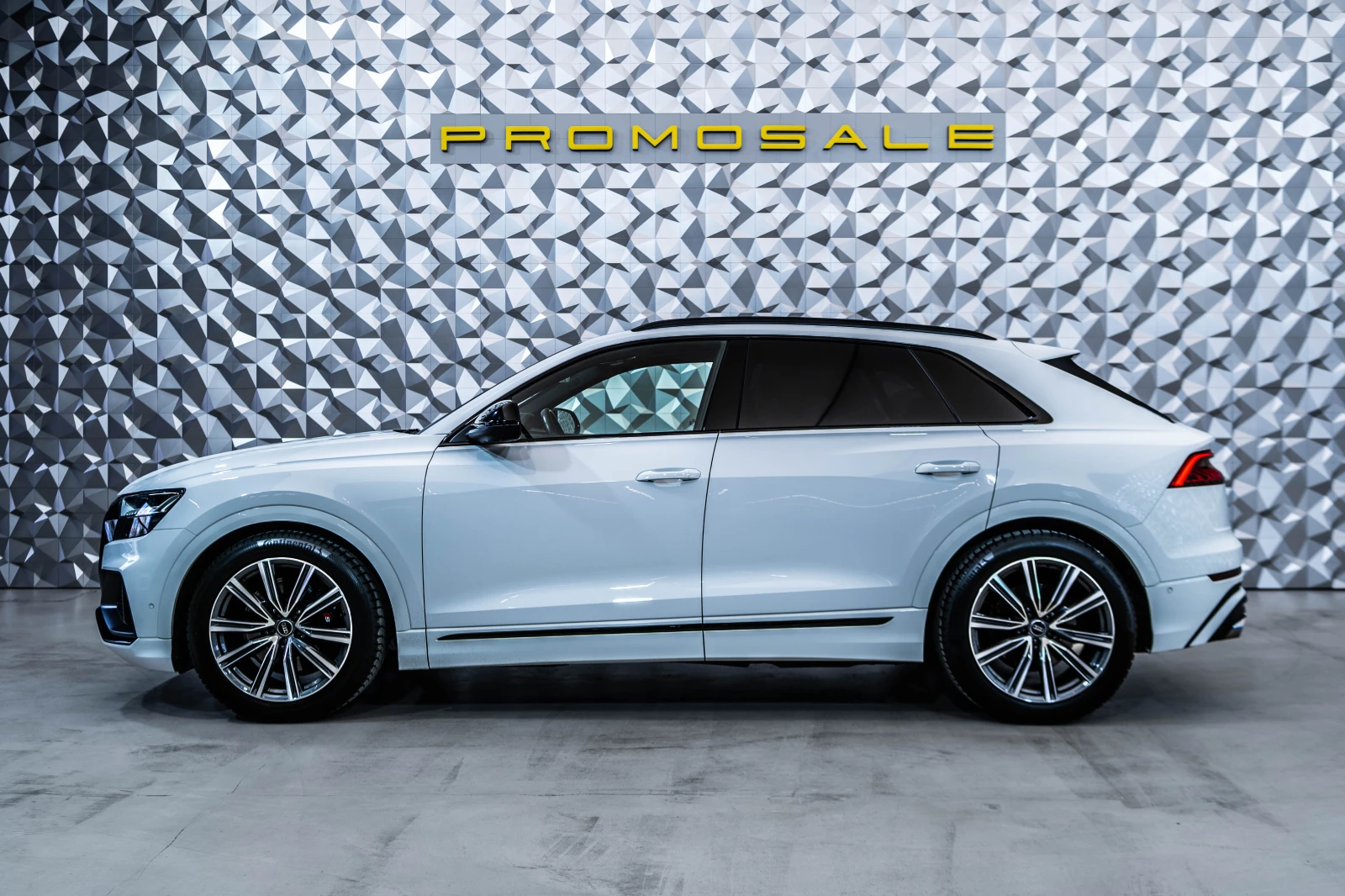 Audi SQ8 4.0 TFSI* Pano* SoftClose* , снимка 3 - Автомобили и джипове - 55922414