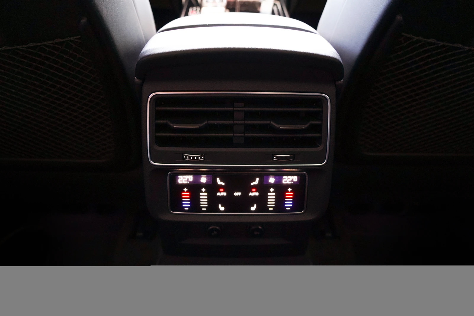 Audi SQ8 4.0 TFSI* Pano* SoftClose* , снимка 15 - Автомобили и джипове - 55922414