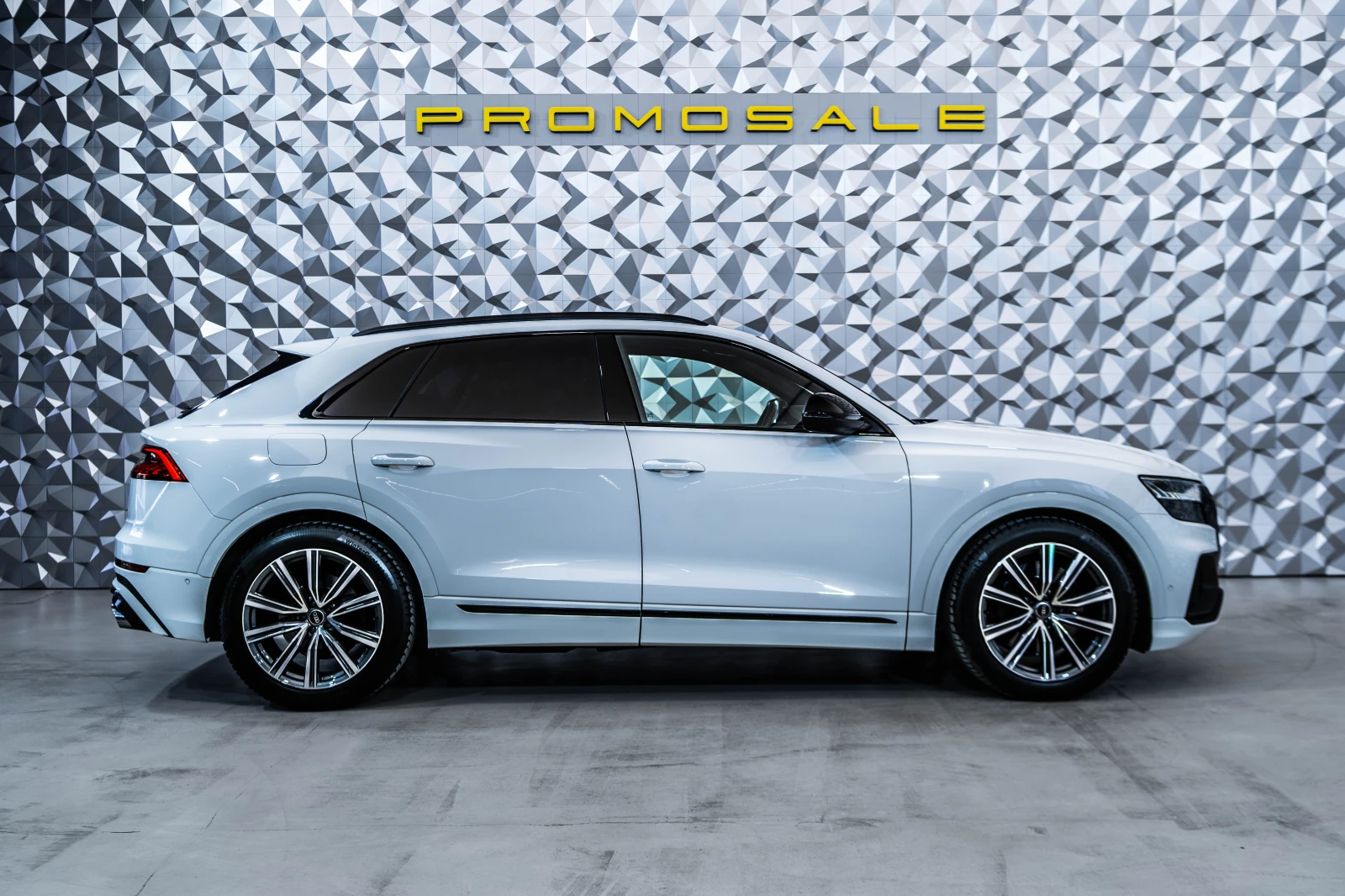 Audi SQ8 4.0 TFSI* Pano* SoftClose* , снимка 6 - Автомобили и джипове - 55922414