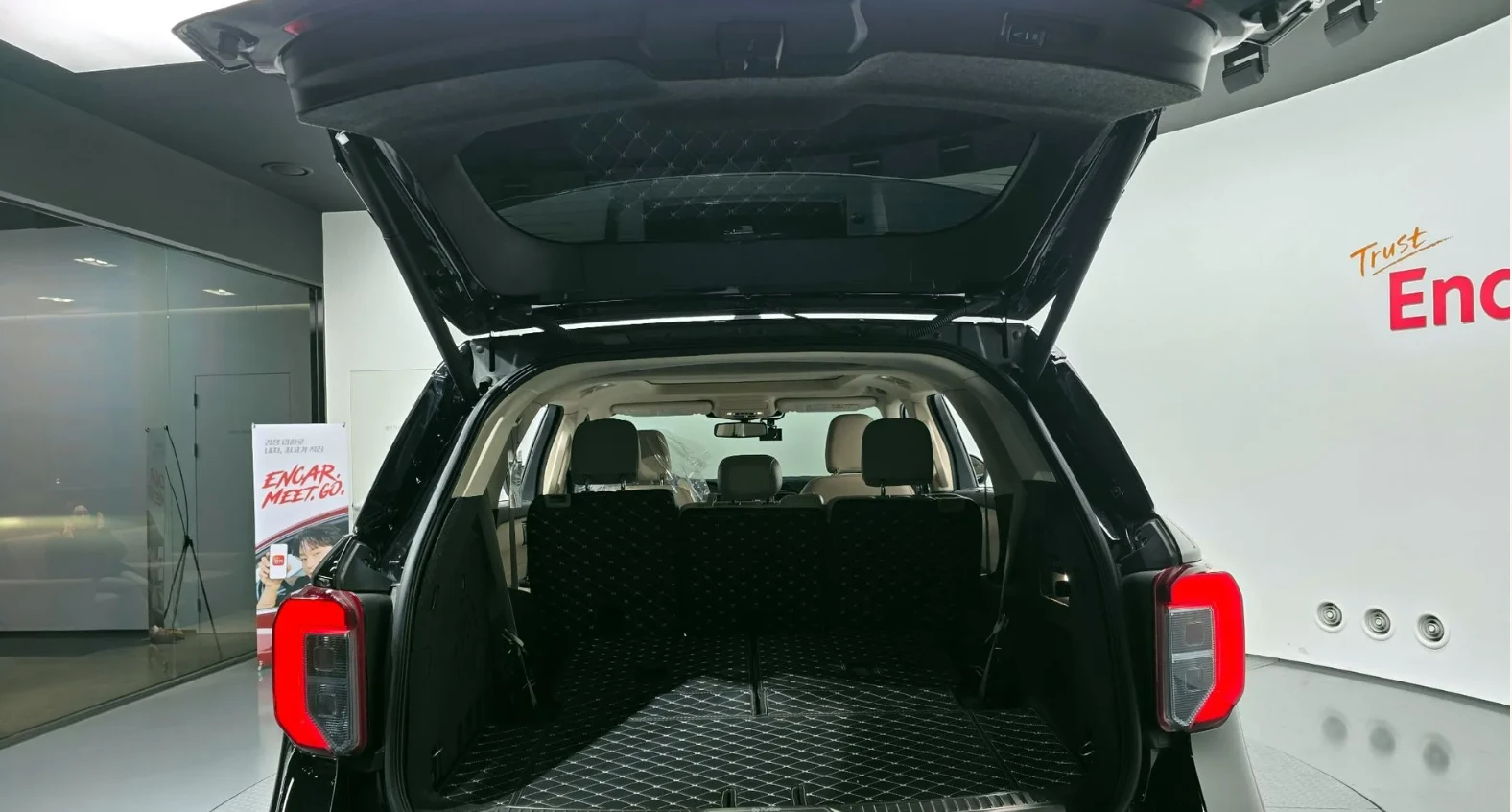 Ford Explorer 6-ГЕНЕРАЦИЯ * 360 КАМЕРИ * ПАНОРАМА * ПОДГРЕВИ * 4, снимка 5 - Автомобили и джипове - 56611522