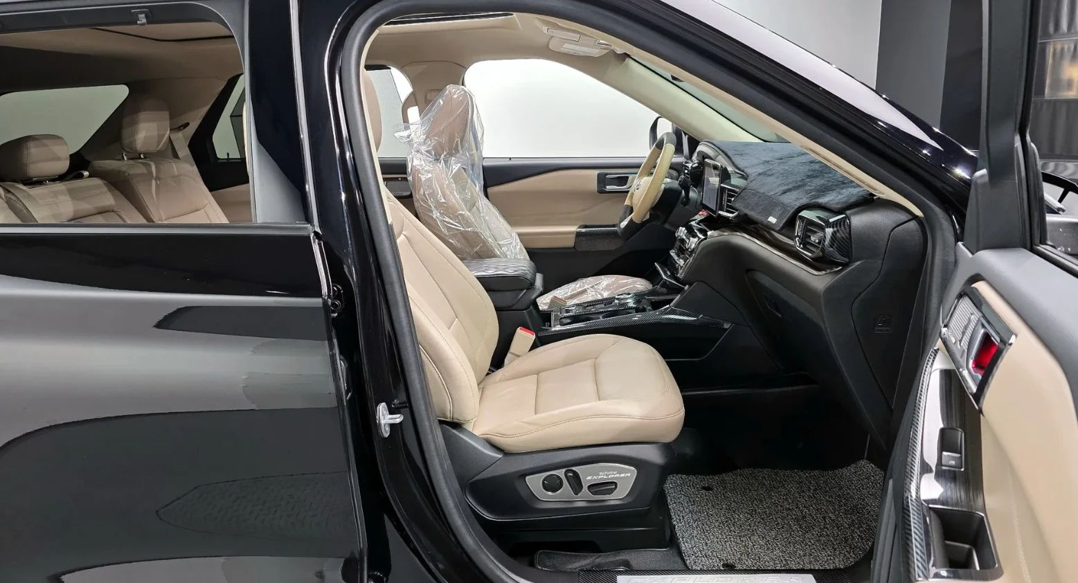 Ford Explorer 6-ГЕНЕРАЦИЯ * 360 КАМЕРИ * ПАНОРАМА * ПОДГРЕВИ * 4, снимка 13 - Автомобили и джипове - 56611522