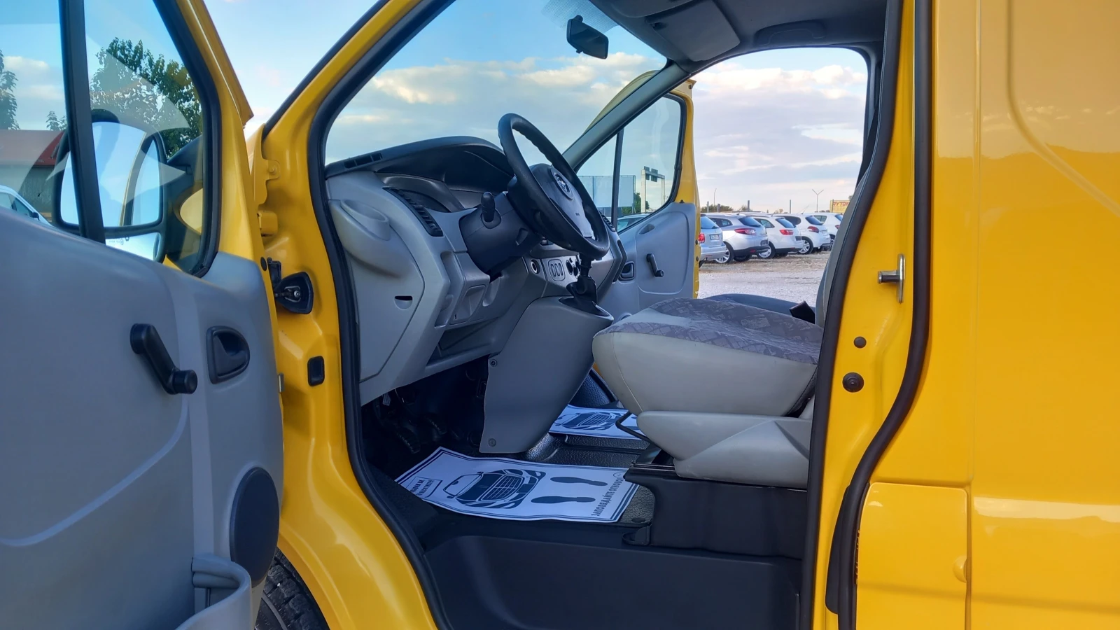 Opel Vivaro 1.9DCI - изображение 8
