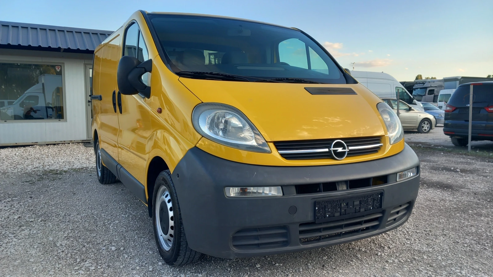 Opel Vivaro 1.9DCI - изображение 2
