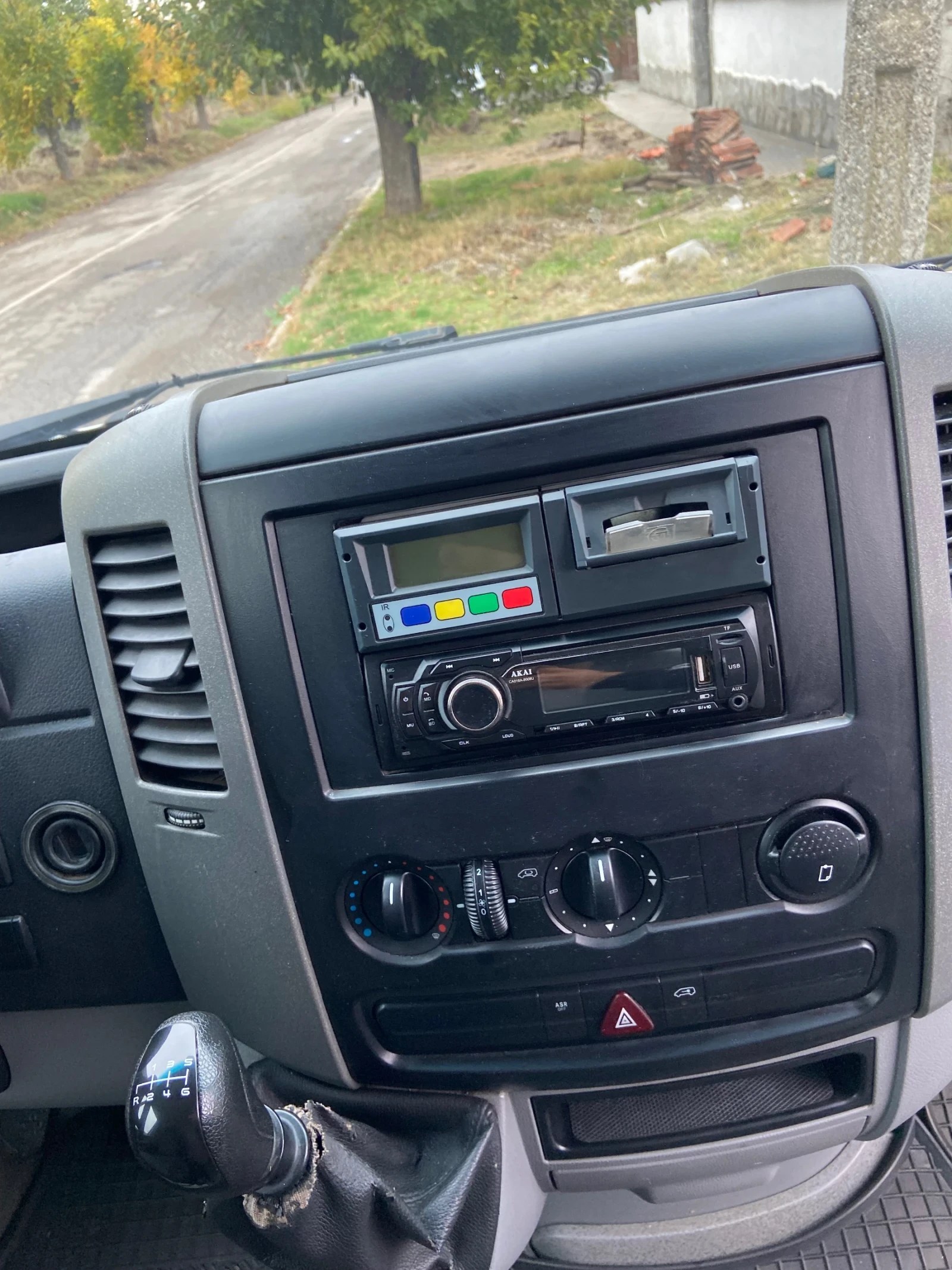 Mercedes-Benz 313  - изображение 3