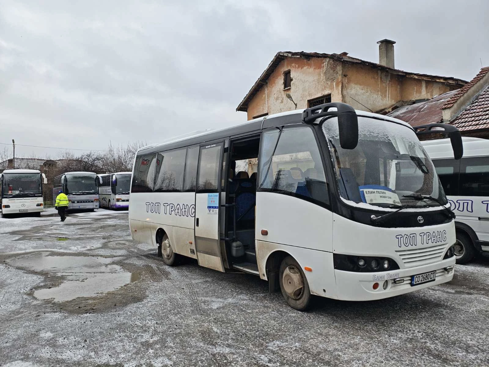 Toyota Alphard  - изображение 2