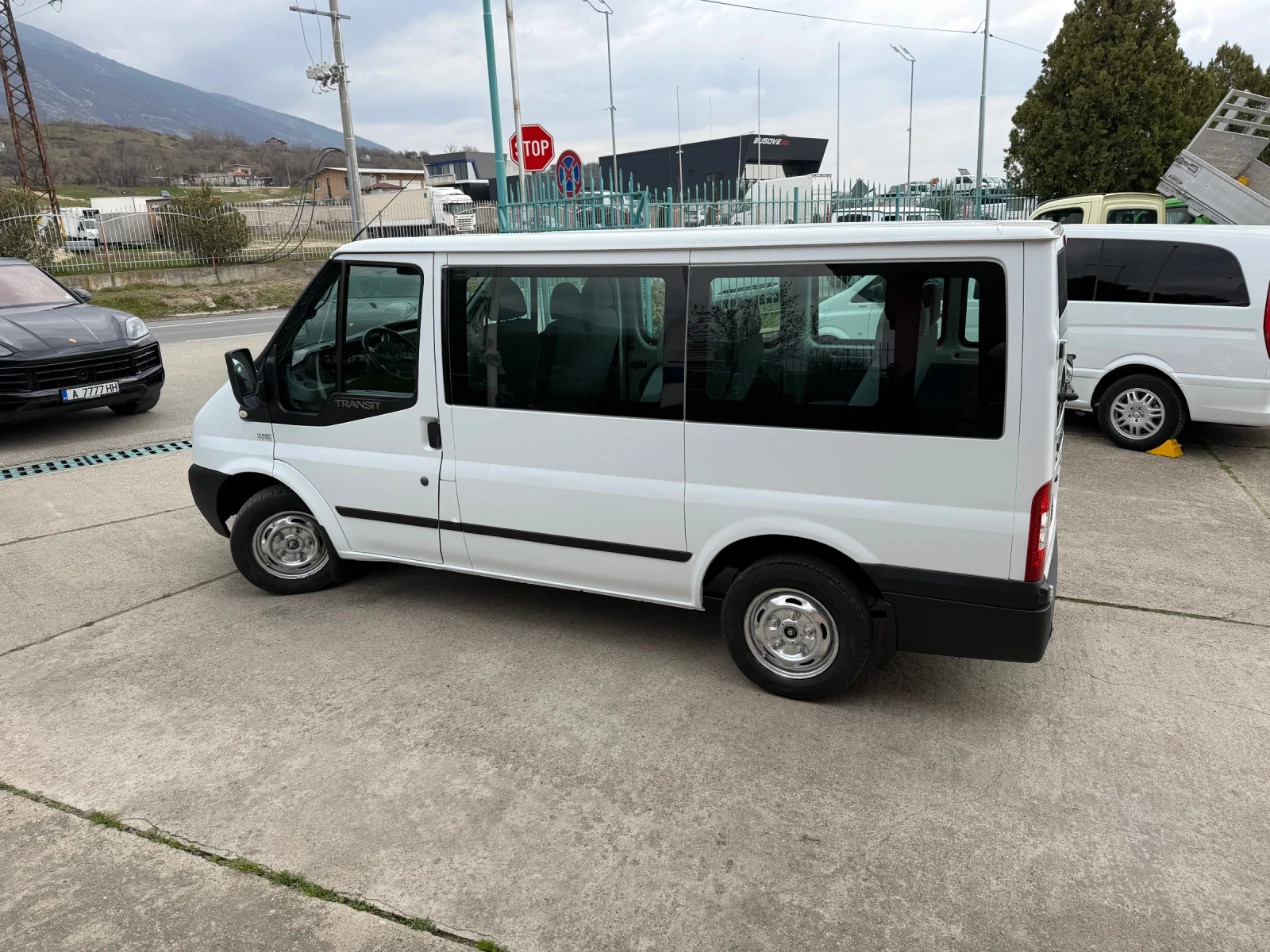 Ford Transit 2.2TDCi* Климатик* 8+ 1 места, снимка 10 - Бусове и автобуси - 53874062