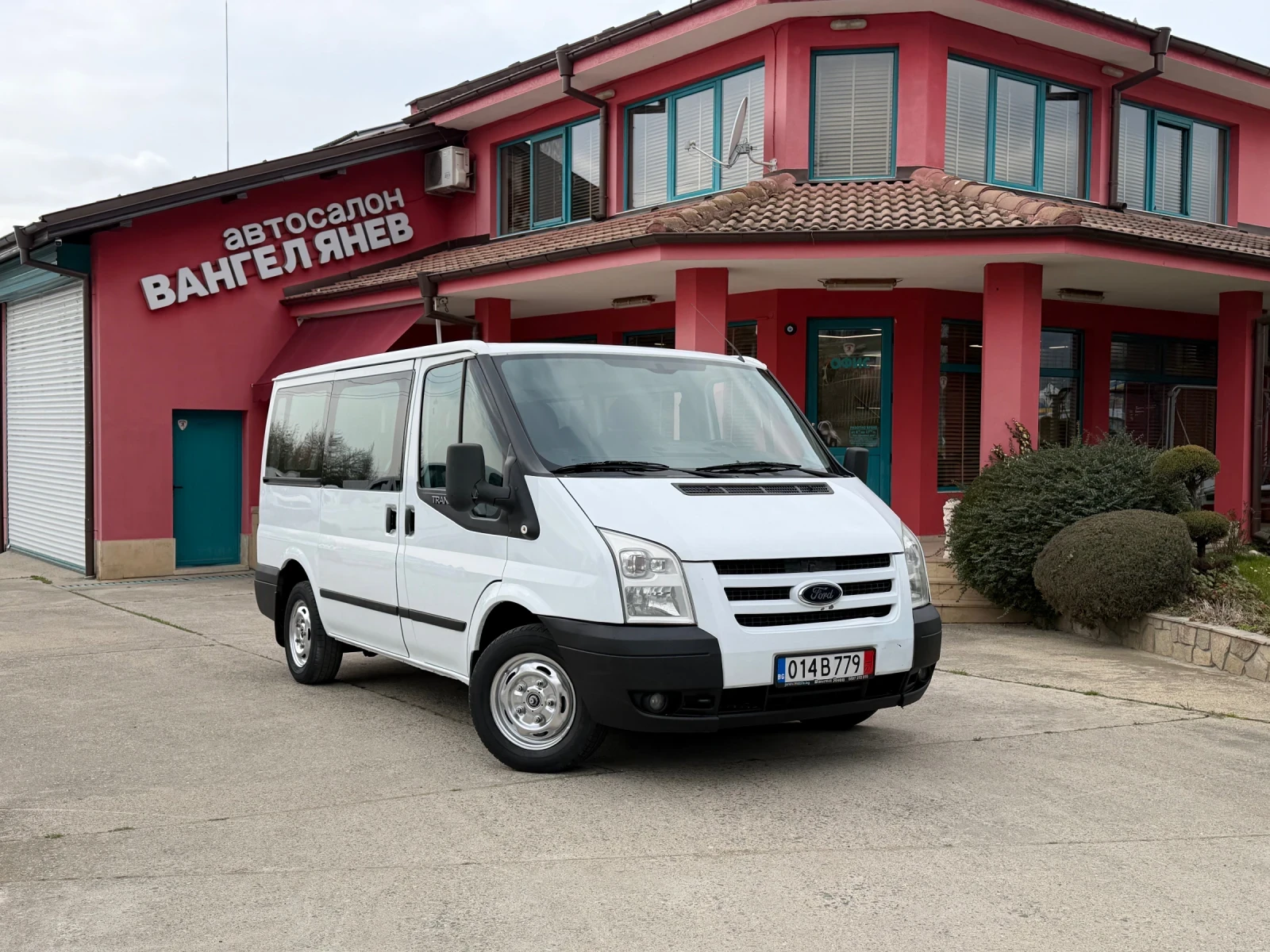 Ford Transit 2.2TDCi* Климатик* 8+ 1 места, снимка 14 - Бусове и автобуси - 53874062