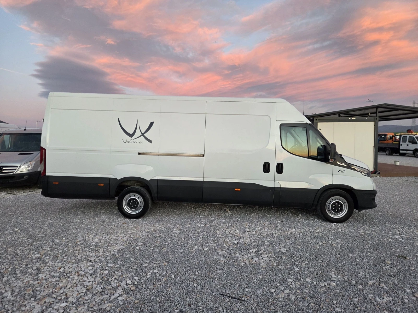 Iveco Daily 35s18, Макси, Автомат, Нави, Лед, Клима, снимка 6 - Бусове и автобуси - 54139728