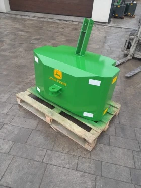 Трактор John Deere тежести 600кг, 900кг, 1500кг, 2000кг за преден нав, снимка 1