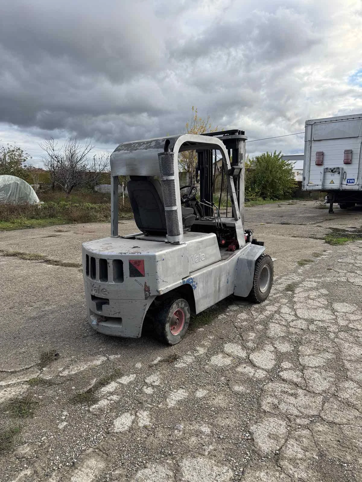  Yale | Mobile.bg   3