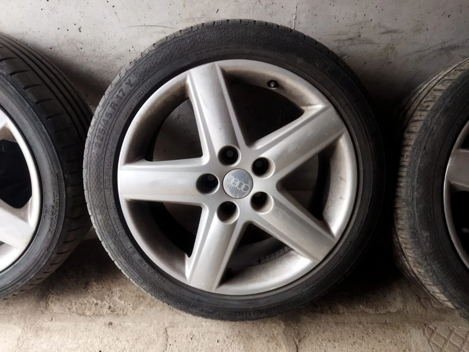 ���� � ������ 225/45R17 | Mobile.bg � ����������� 2