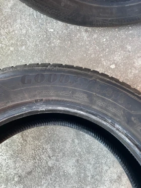 Гуми Зимни 215/60R17, снимка 2 - Гуми и джанти - 52516798