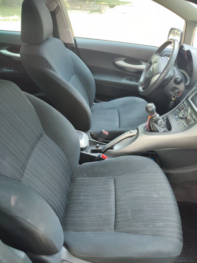 Toyota Auris, снимка 6 - Автомобили и джипове - 47463399