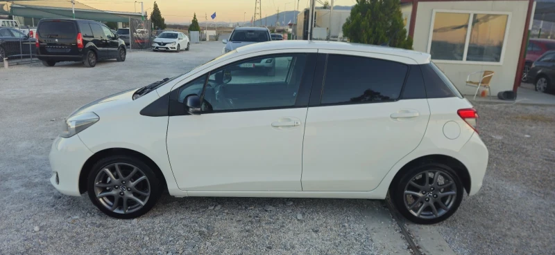 Toyota Yaris 1.33.VVTI.6 скорости ТОП състояние, снимка 8 - Автомобили и джипове - 47872018