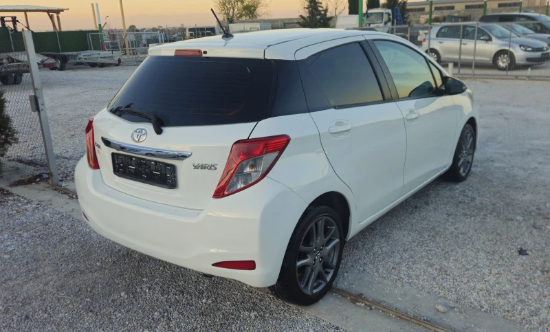 Toyota Yaris 1.33.VVTI.6 скорости ТОП състояние, снимка 5 - Автомобили и джипове - 47872018