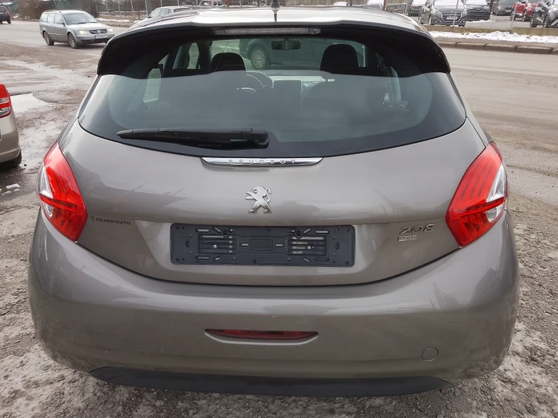 Peugeot 208 1.2 e-VTI/АВТОМАТИК, снимка 6 - Автомобили и джипове - 48445355