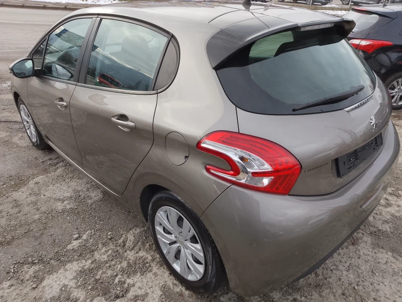 Peugeot 208 1.2 e-VTI/АВТОМАТИК, снимка 7 - Автомобили и джипове - 48445355