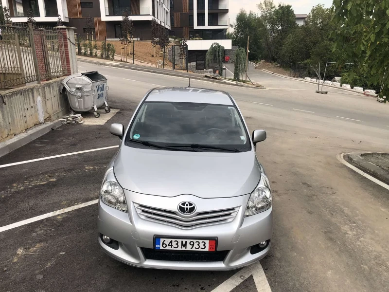 Toyota Verso 1.8  7 Седалки, снимка 6 - Автомобили и джипове - 49345037