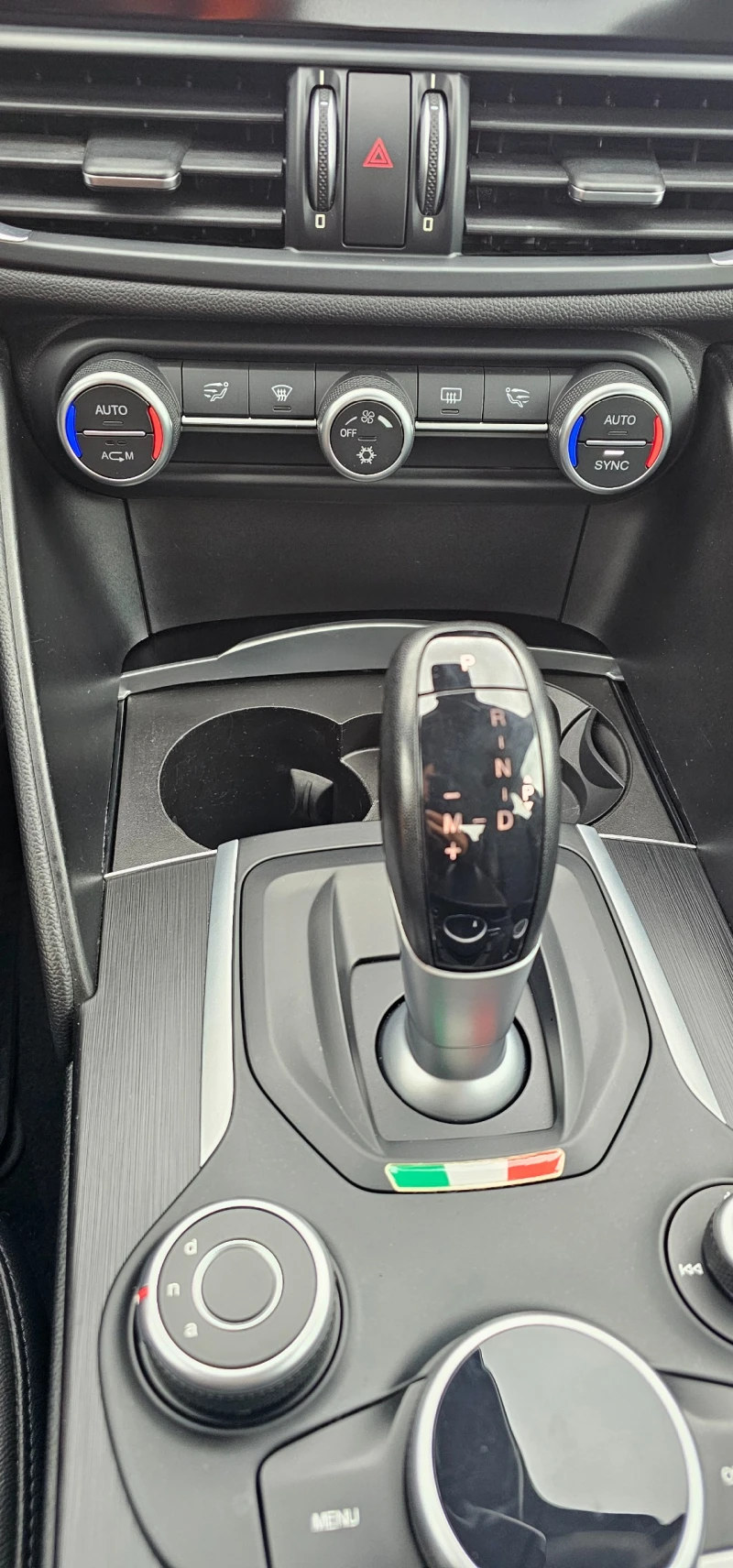 Alfa Romeo Giulia 2.2  ТОП, снимка 15 - Автомобили и джипове - 49824762