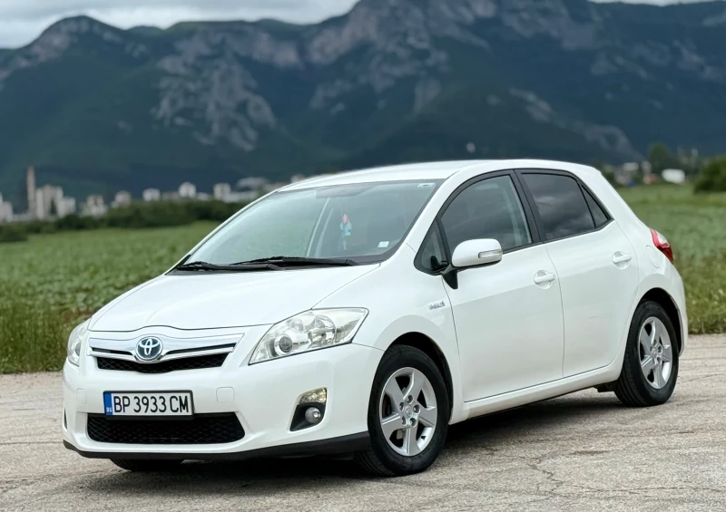 Toyota Auris 1.8VVT-i * HYBRID* * Автоматик* * Face-Lift* , снимка 3 - Автомобили и джипове - 50498173