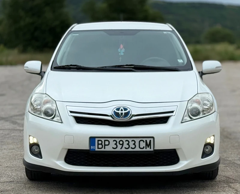 Toyota Auris 1.8VVT-i * HYBRID* * Автоматик* * Face-Lift* , снимка 2 - Автомобили и джипове - 50498173