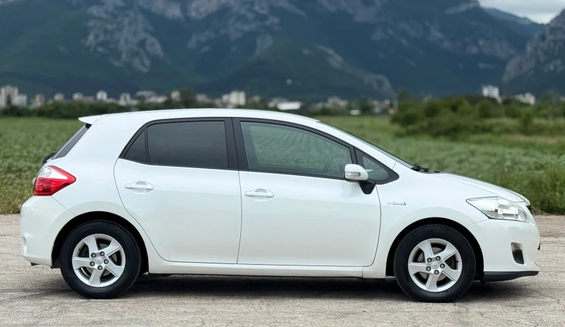 Toyota Auris 1.8VVT-i * HYBRID* * Автоматик* * Face-Lift* , снимка 8 - Автомобили и джипове - 50498173