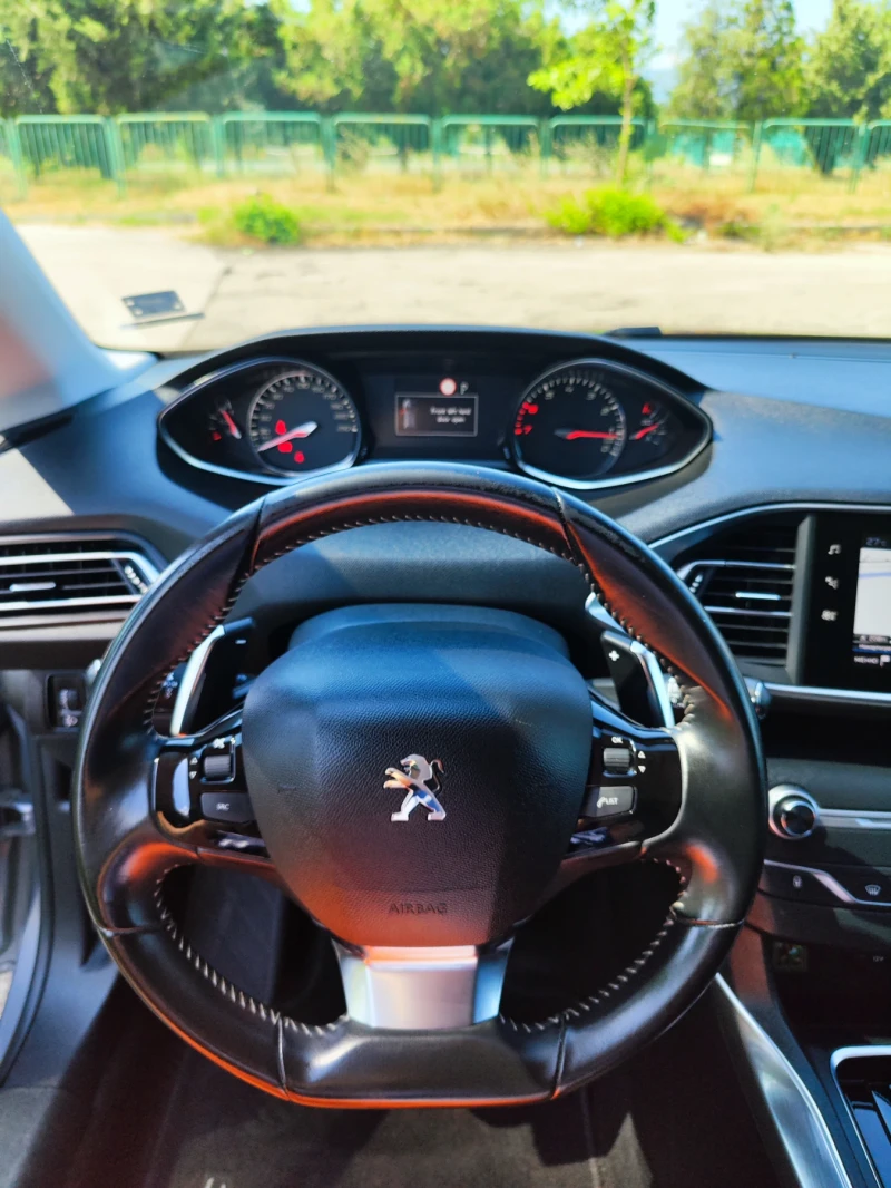 Peugeot 308 PureTech EAT8, снимка 9 - Автомобили и джипове - 52440215