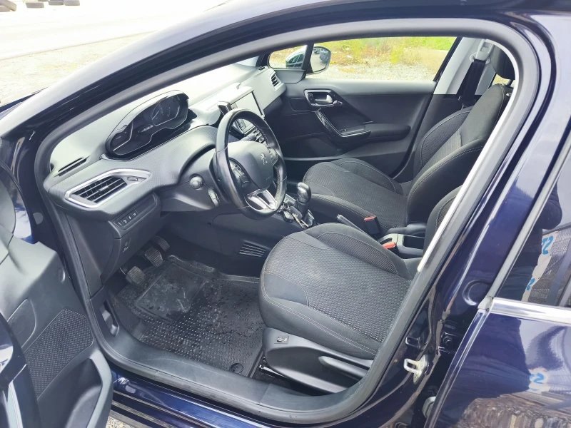 Peugeot 208 Allure , снимка 13 - Автомобили и джипове - 52132388