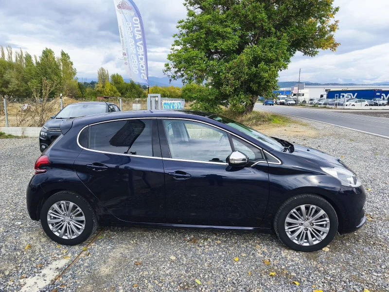 Peugeot 208 Allure , снимка 17 - Автомобили и джипове - 52132388