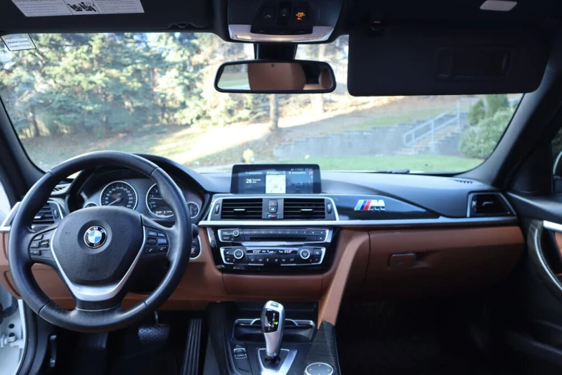 BMW 330 * АВТО КРЕДИТ* ЦЕНА ДО БГ * СЕРВИЗНА ИСТОРИЯ * , снимка 8 - Автомобили и джипове - 52627894