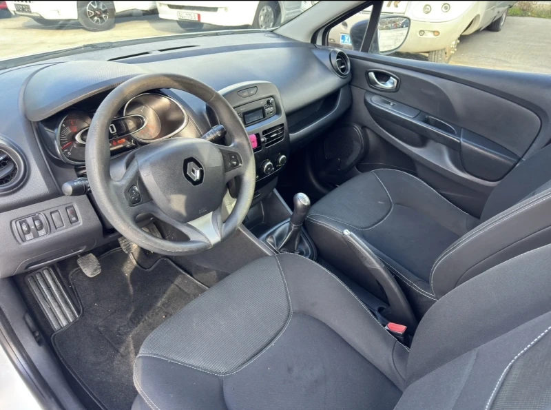 Renault Clio, снимка 9 - Автомобили и джипове - 52748757