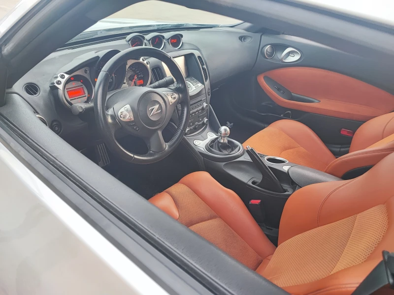 Nissan 370Z, снимка 5 - Автомобили и джипове - 53070326