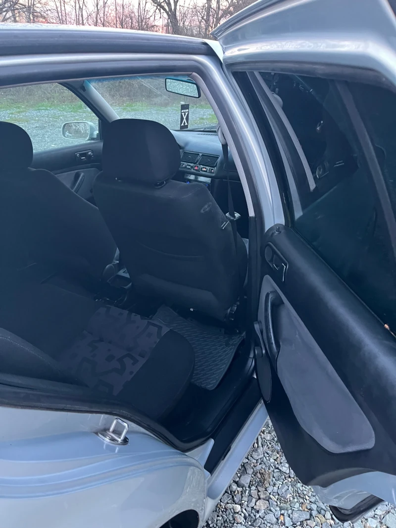 VW Golf, снимка 5 - Автомобили и джипове - 53543745