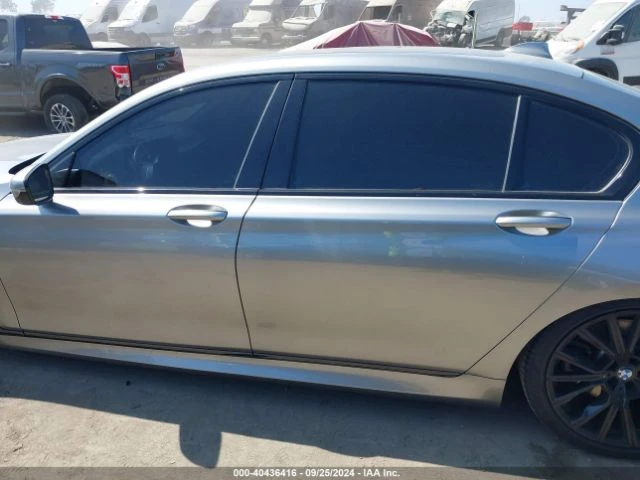 BMW 740 СЕРВИЗНА ИСТОРИЯ | РЕАЛНИ КИЛОМЕТРИ | , снимка 7 - Автомобили и джипове - 48194823