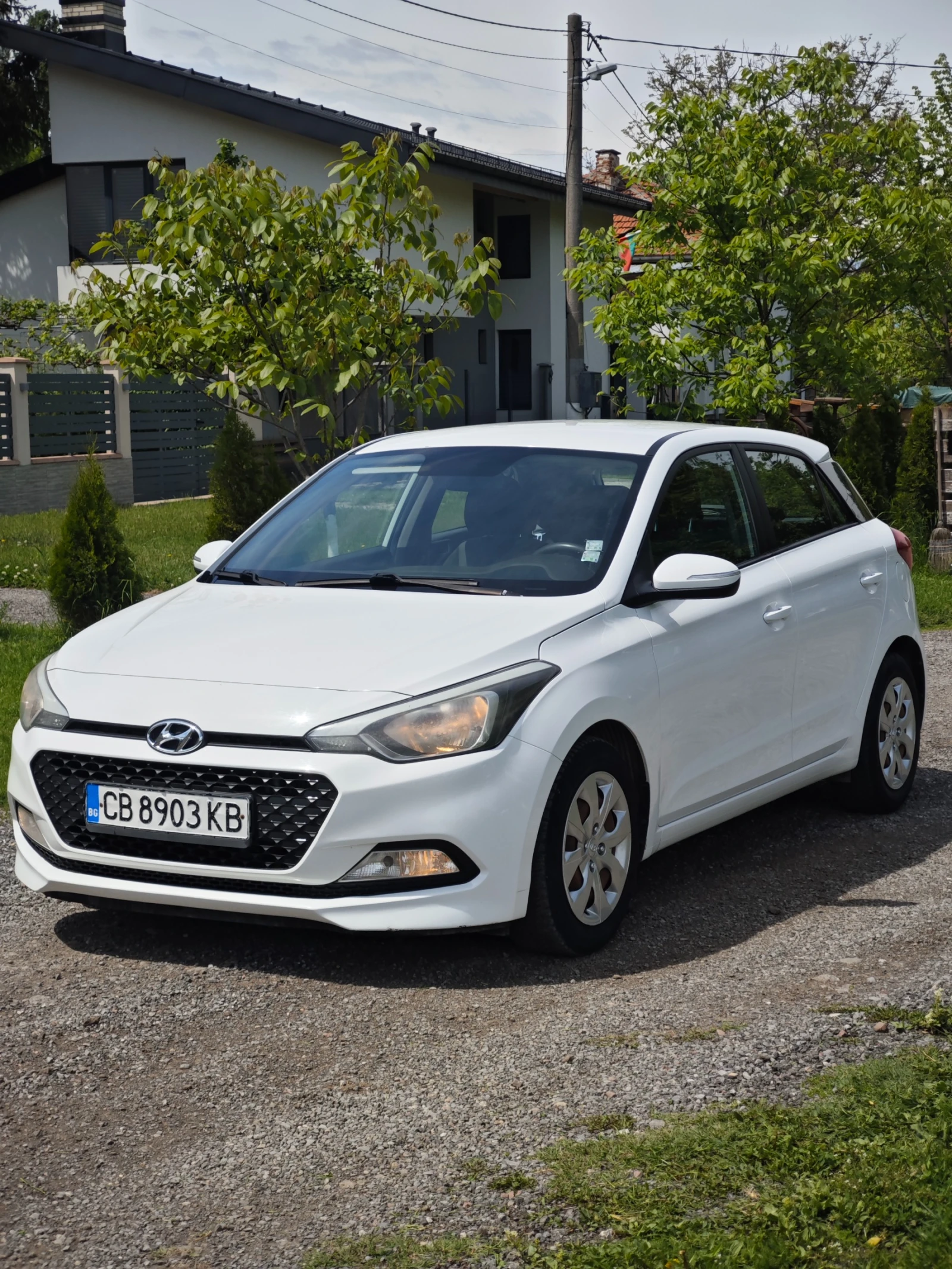 Hyundai I20 1.1 CRDI 75 HP Обслужена с Каско и ГО, снимка 3 - Автомобили и джипове - 53728988
