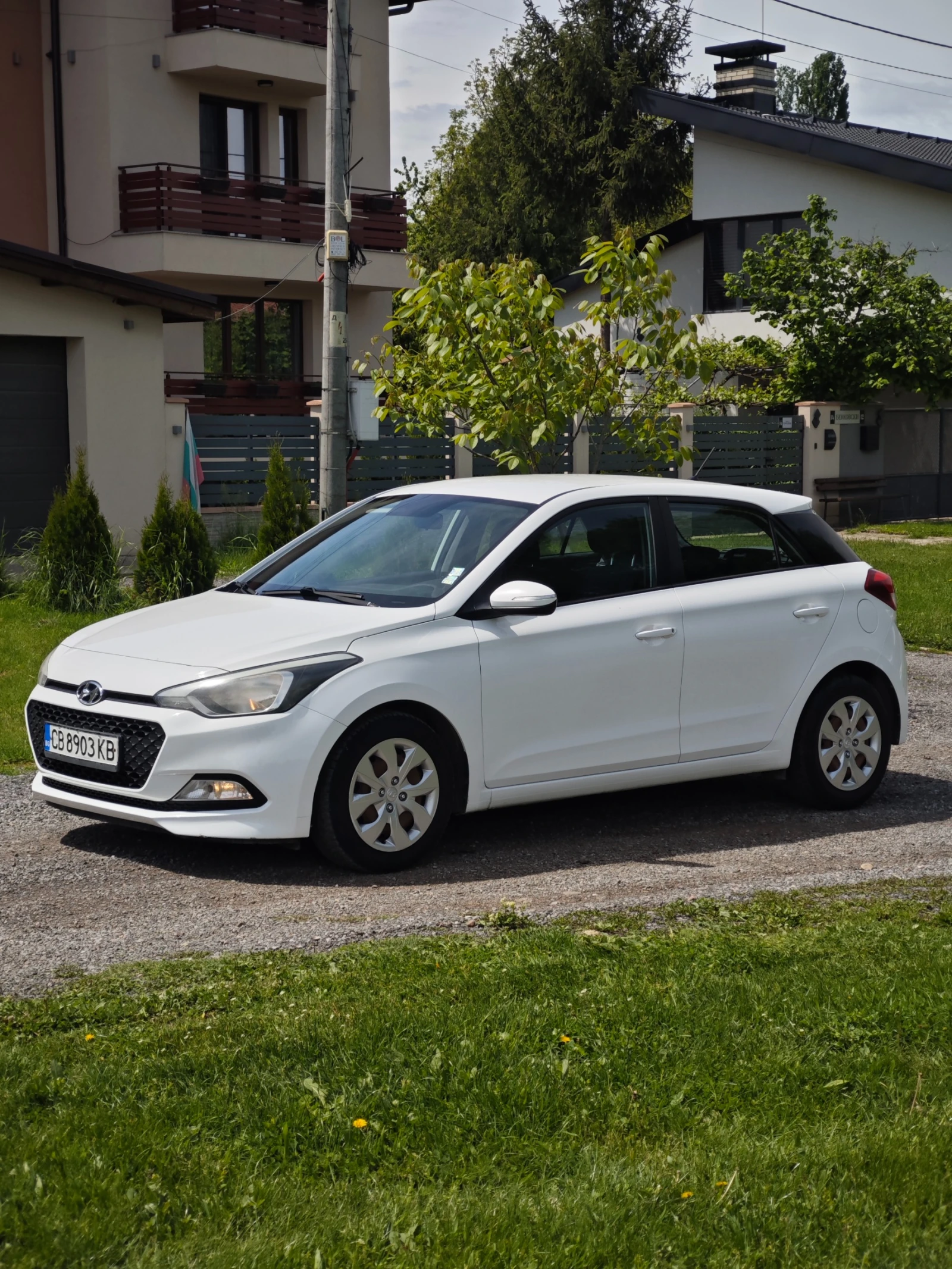 Hyundai I20 1.1 CRDI 75 HP Обслужена с Каско и ГО, снимка 4 - Автомобили и джипове - 53728988