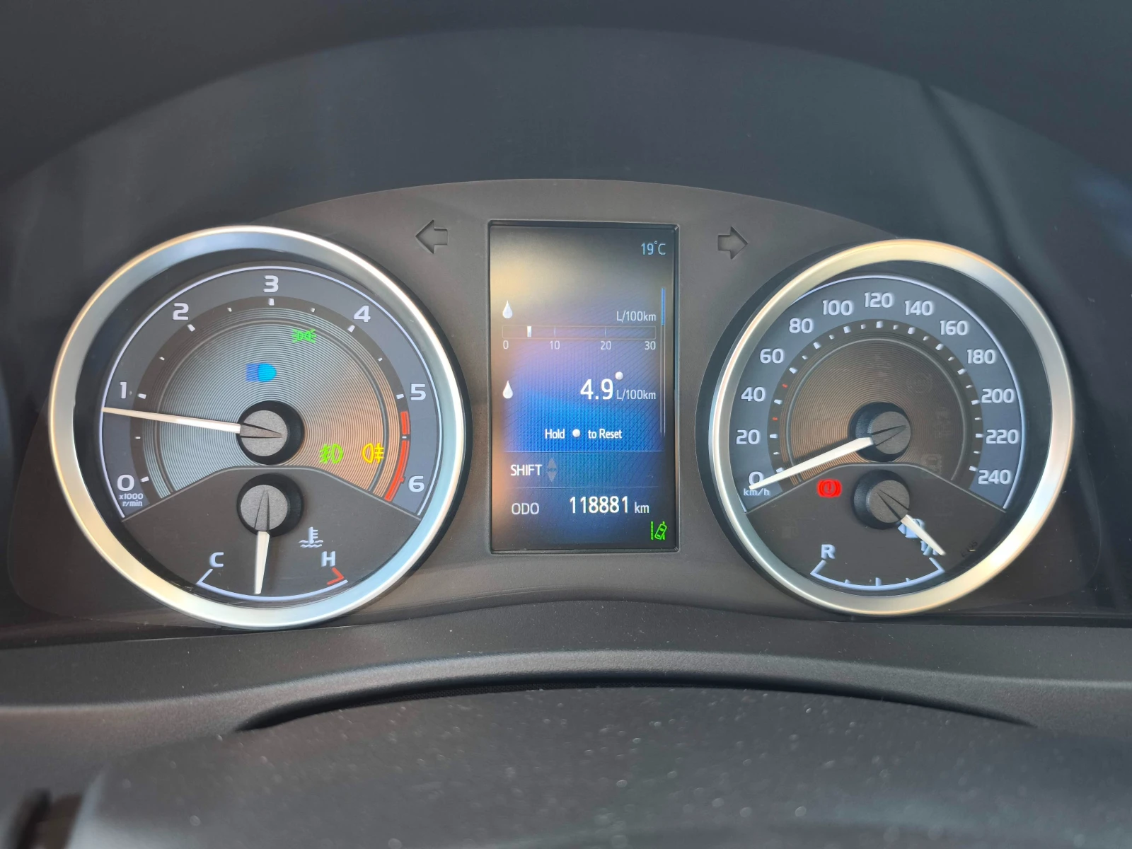 Toyota Corolla, снимка 13 - Автомобили и джипове - 54327479