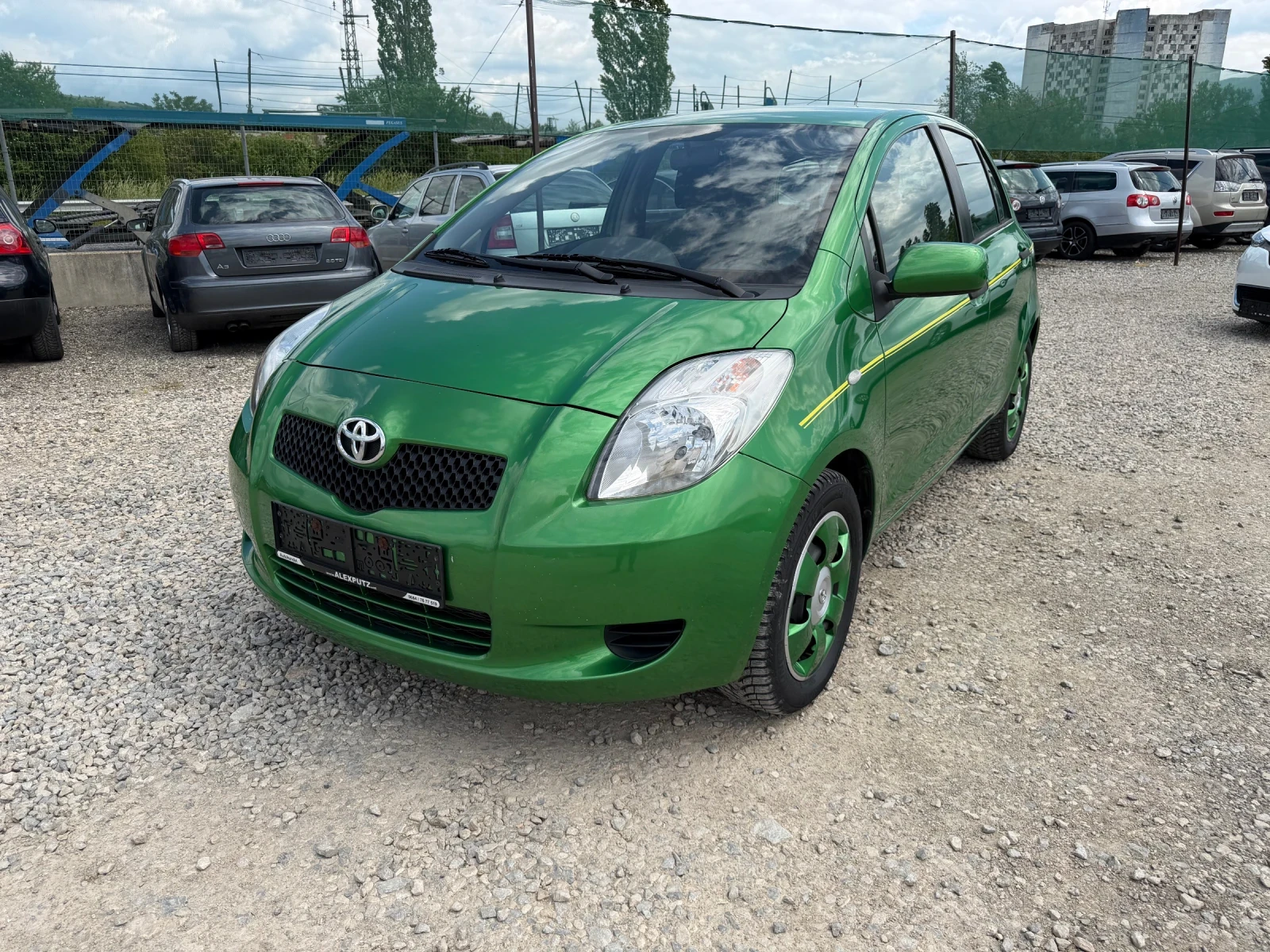 Toyota Yaris 1.0VVT-i 70PS КЛИМАТИК