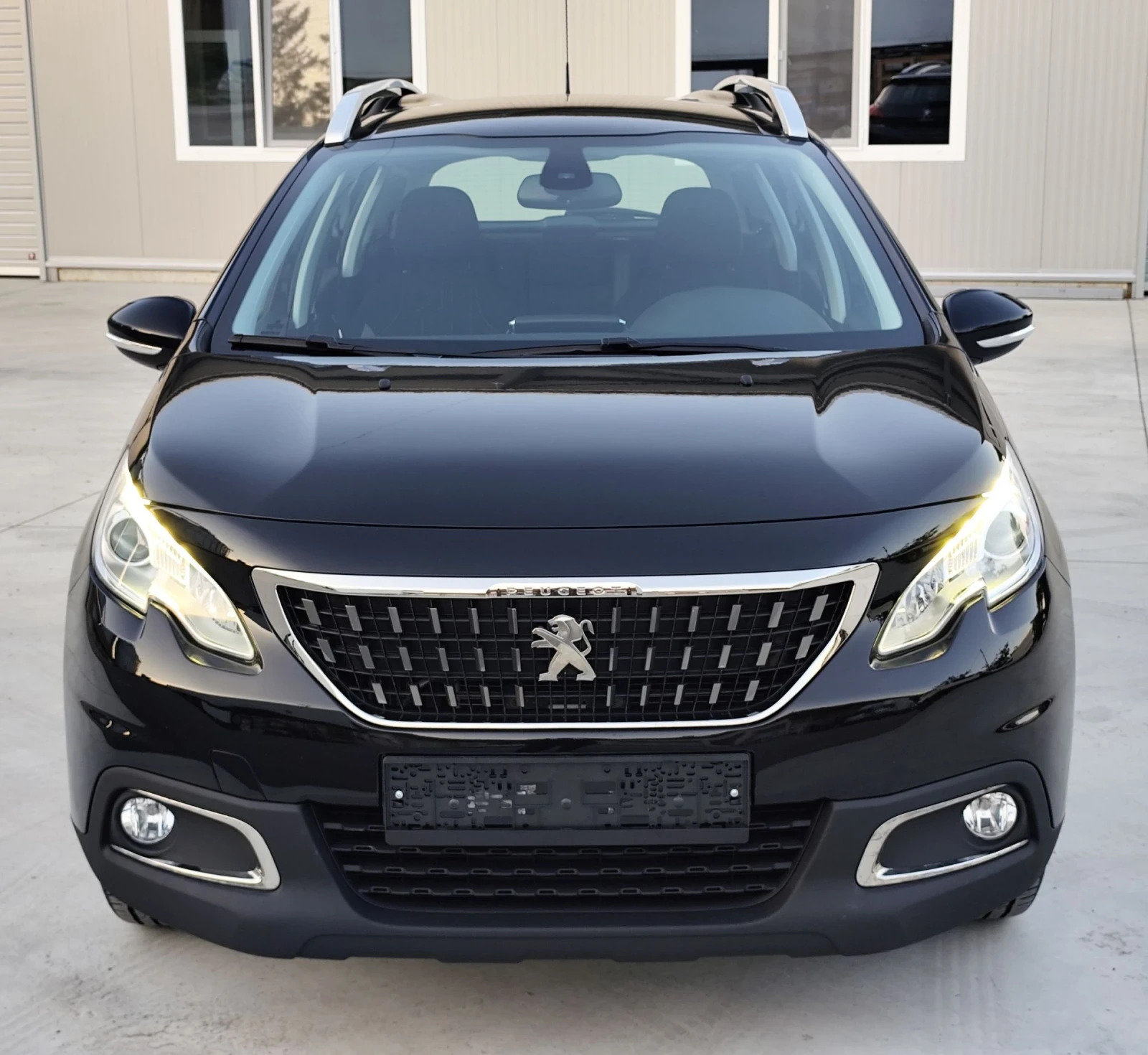 Peugeot 2008 1.6HDI-LED-EU-6-СЕРВИЗНА КНИЖКА -ОБСЛУЖЕН, снимка 2 - Автомобили и джипове - 55072351