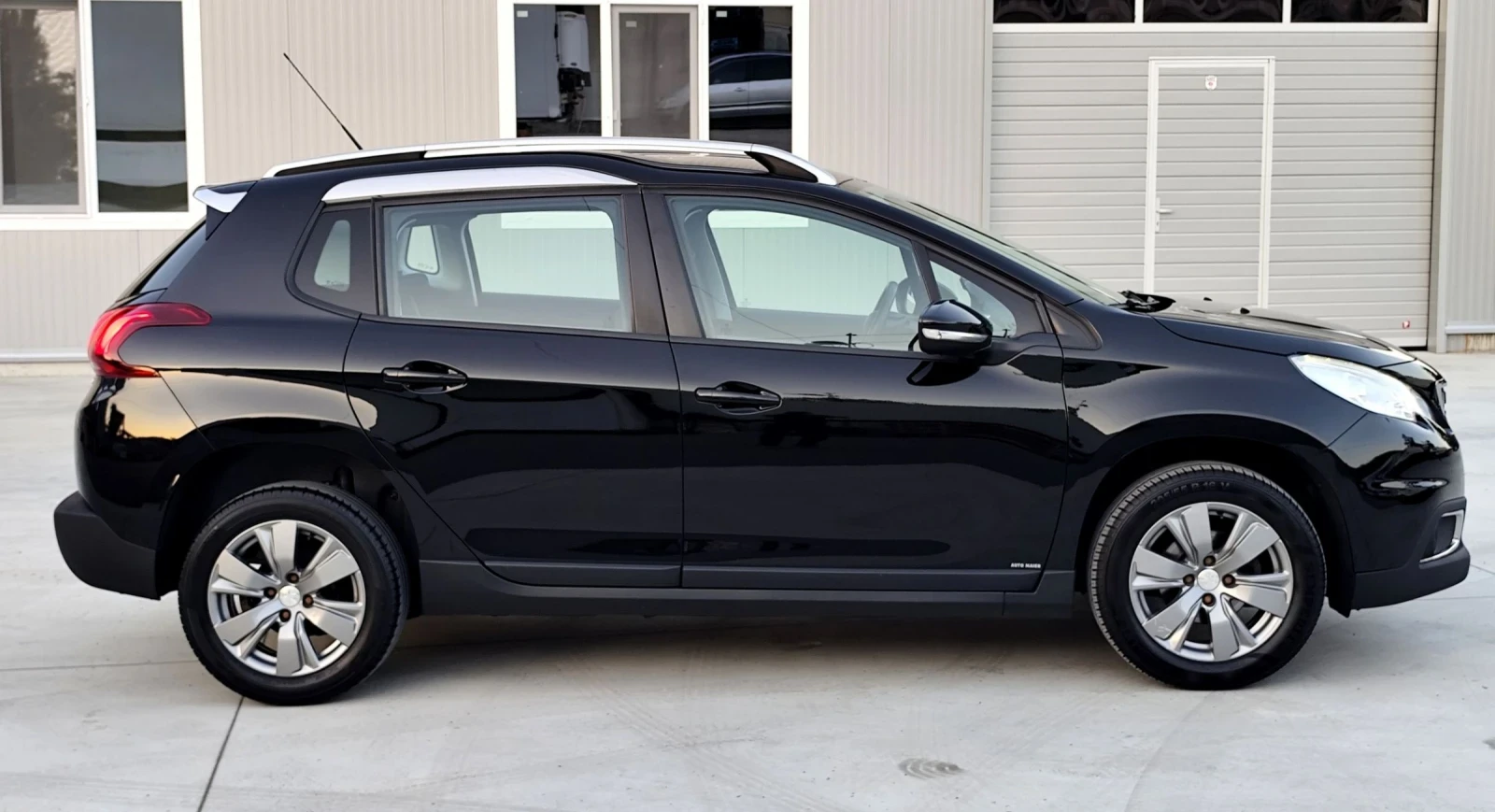 Peugeot 2008 1.6HDI-LED-EU-6-СЕРВИЗНА КНИЖКА -ОБСЛУЖЕН, снимка 7 - Автомобили и джипове - 55072351